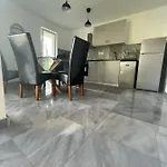 Апартаменты Regina Rex With Swimming Pool Езера