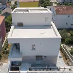Regina Rex With Swimming Pool Апартаменты Езера