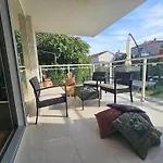 Regina Rex With Swimming Pool
