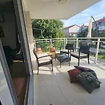Апартаменты Regina Rex With Swimming Pool