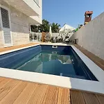 Regina Rex With Swimming Pool *
