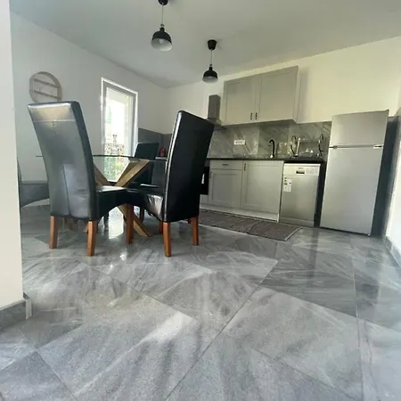 Apartment Regina Rex With Swimming Pool