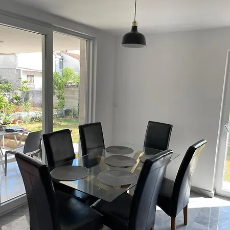 Regina Rex With Swimming Pool * Jezera