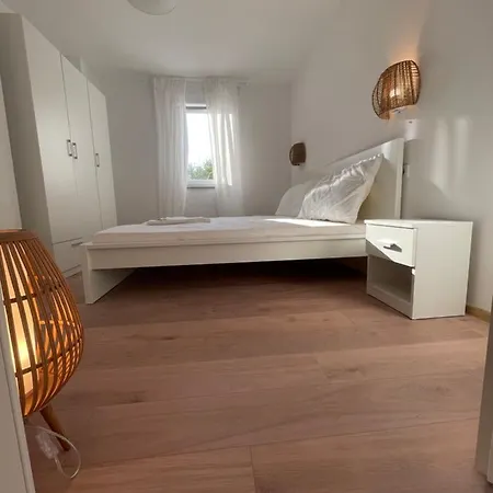 Regina Rex With Swimming Pool Jezera