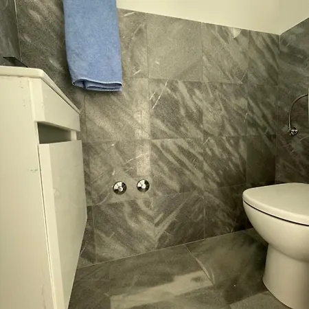 Regina Rex With Swimming Pool