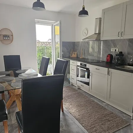 Lejlighed Regina Rex With Swimming Pool Jezera