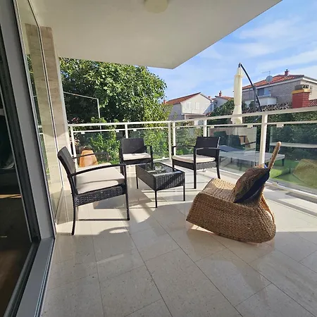 Lejlighed Regina Rex With Swimming Pool Jezera