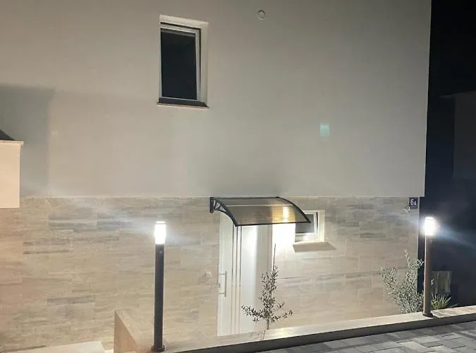 Regina Rex With Swimming Pool Jezera