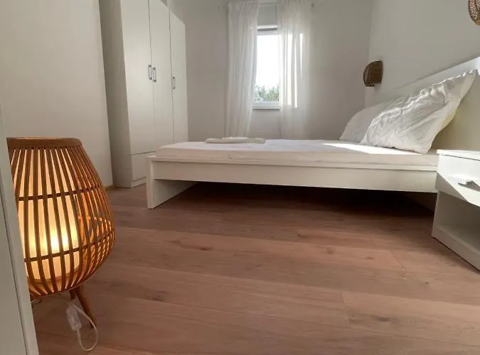 Regina Rex With Swimming Pool Jezera