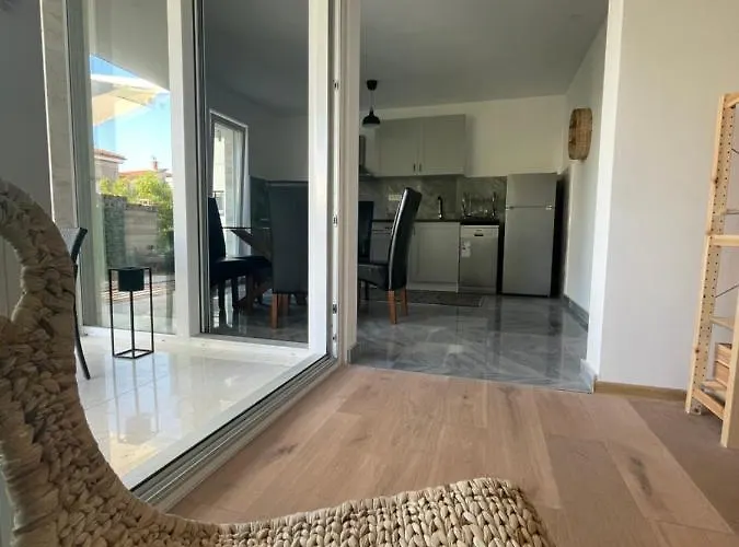 Regina Rex With Swimming Pool Jezera