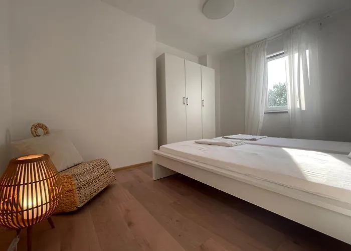 Regina Rex With Swimming Pool Appartamento Jezera