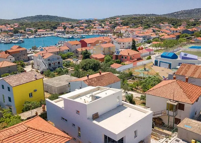 Regina Rex With Swimming Pool شقة *