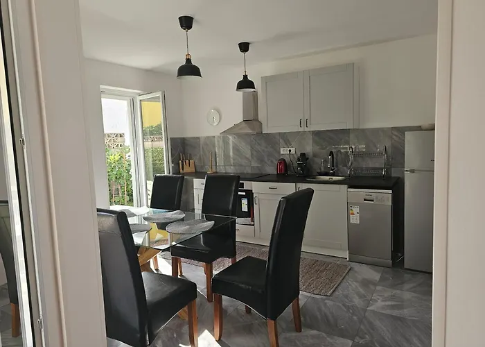 Appartamento Regina Rex With Swimming Pool